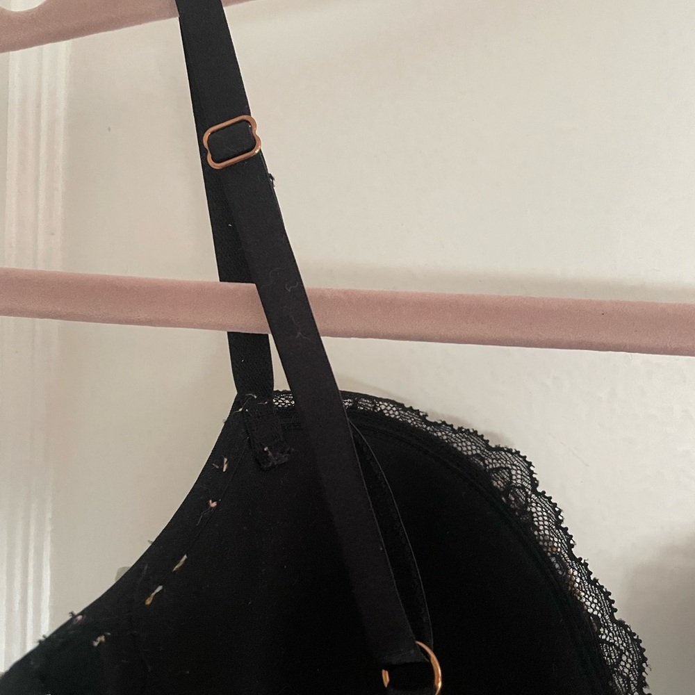 Victoria's Secret Black Floral Embroidered Underwire Bra - Picture 4 of 12